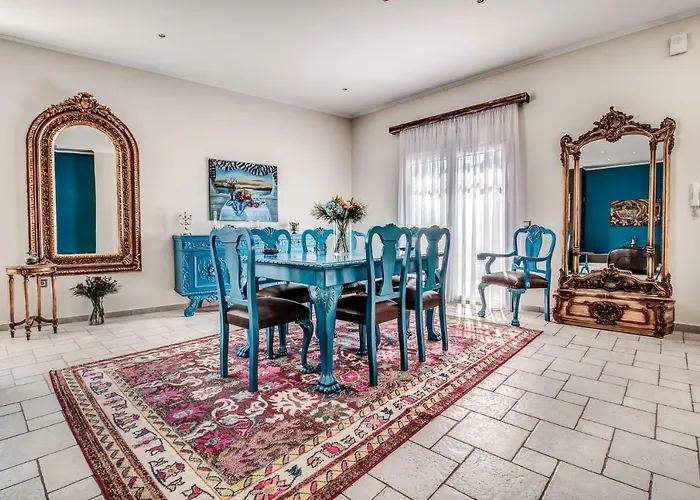 Villa Intemella Kompítsion