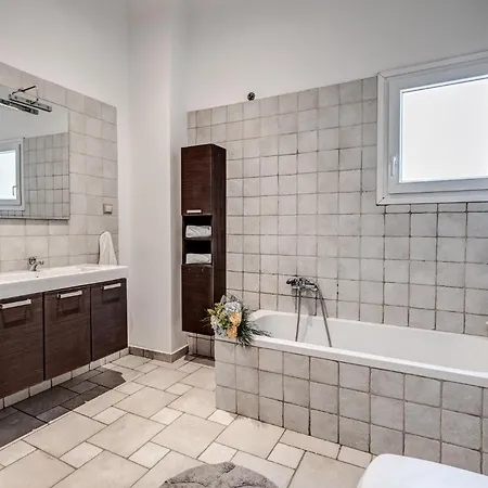 Intemella * Kompítsion